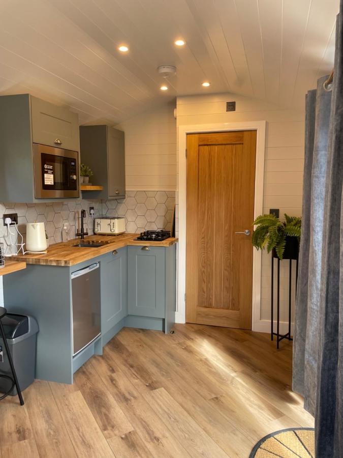 Dee Lodge With Private Hot Tub Llangollen Extérieur photo